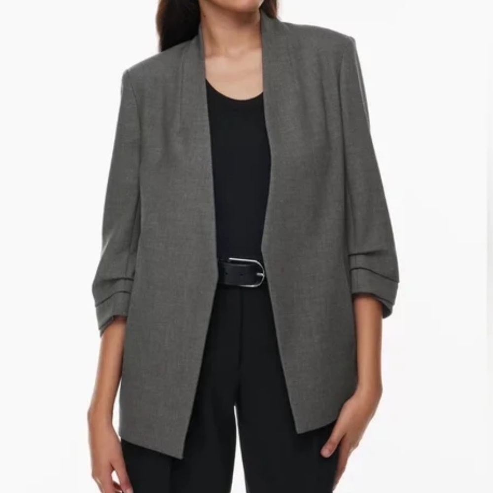 Babaton Aritizia Power Hip size 4 Gray open closure blazer